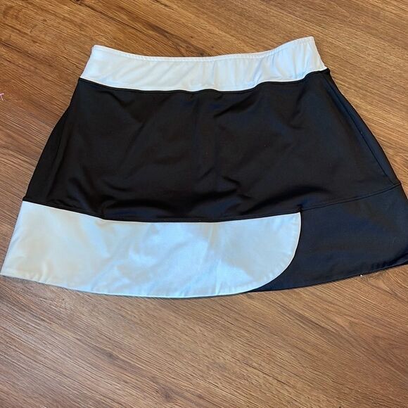 Slazenger Black and White Tennis skort - Picture 5 of 10